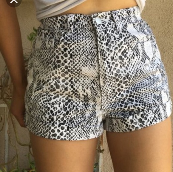 American Apparel High Waisted Snake Print Shorts - Picture 5 of 6